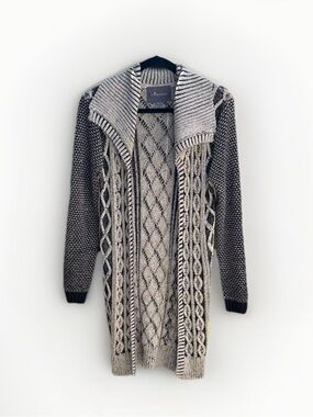 Paper Crane Two-Tone‎ Gray Cable Knit Open Front Cardigan